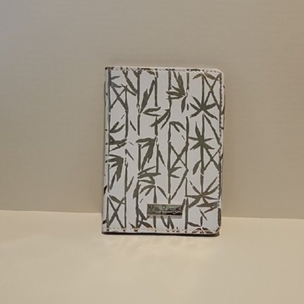 Lilly Pulitzer White and Gold  Bamboo Passport Holder NEW